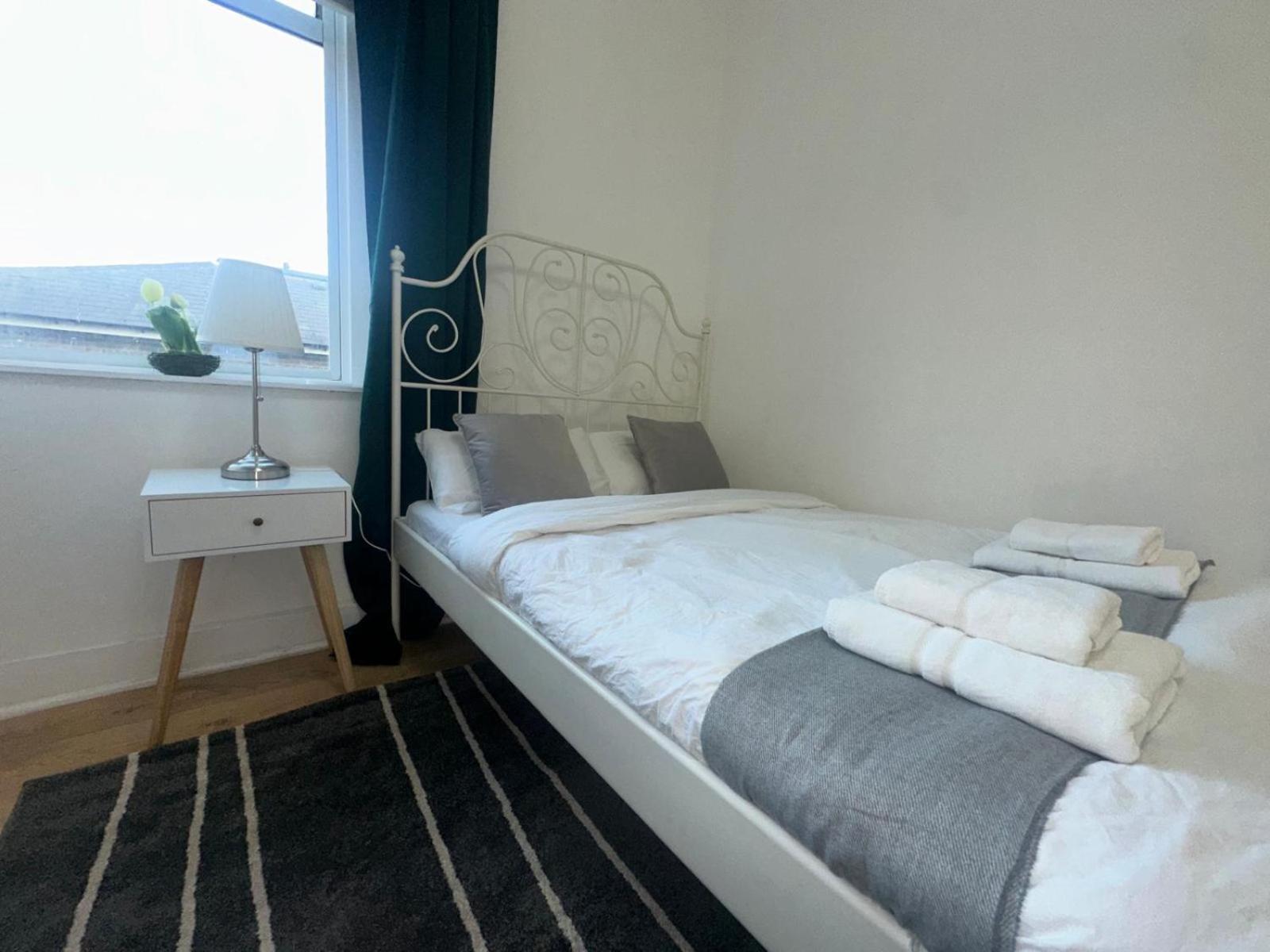 First Floor One Bed Apartment In Central West 伦敦 外观 照片